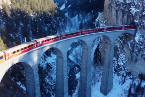 «Бернина Экспресс»: наглое отрицание законов гравитации – в красном металле